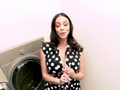 Dirty Fucking With Hot Stepmom At The Laundry